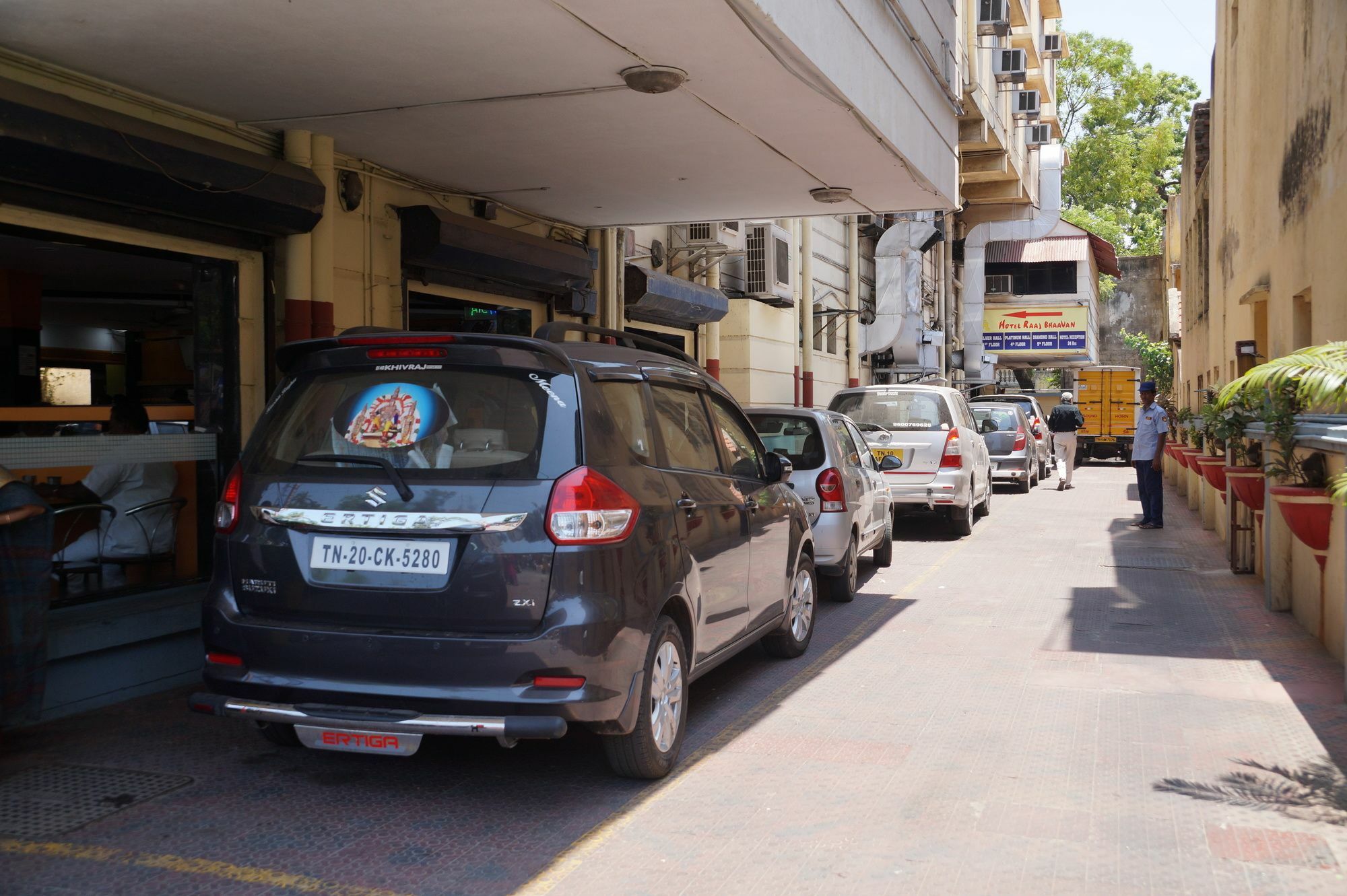 Oyo 5377 Hotel Raaj Bhaavan Chennai Exterior foto